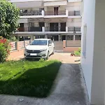 Renovated With Garden And Parking Space