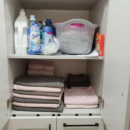 Renovated With Garden And Parking Space דירה *