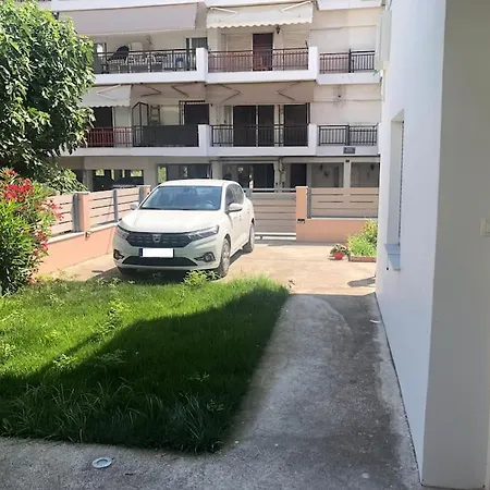 Renovated With Garden And Parking Space