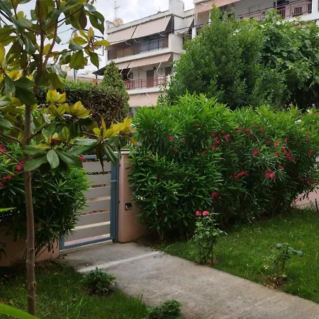 Apartmán Renovated With Garden And Parking Space *
