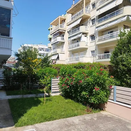 Apartment Renovated With Garden And Parking Space *