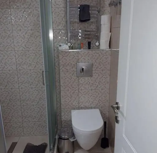 Renovated With Garden And Parking Space