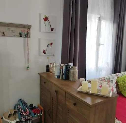 아파트 Renovated With Garden And Parking Space Peraía