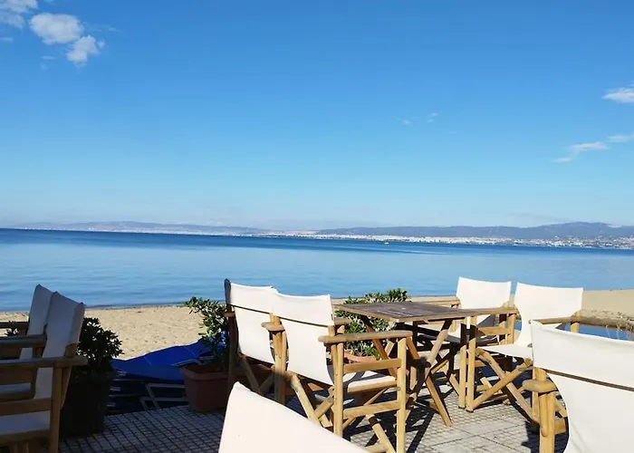Renovated With Garden And Parking Space *