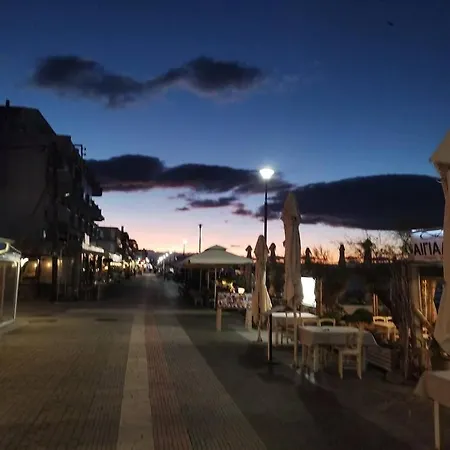 Renovated With Garden And Parking Space