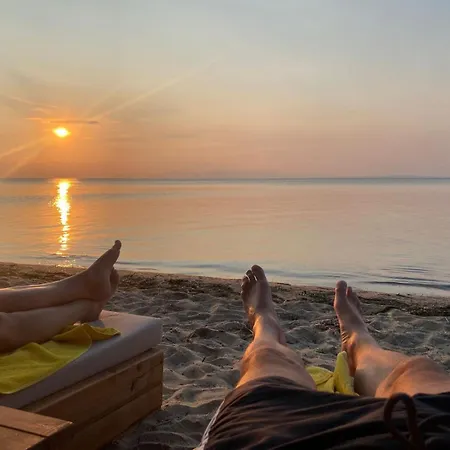 Апартаменты Renovated With Garden And Parking Space Переа