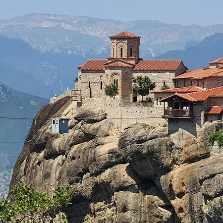 Renovated With Garden And Parking Space * Переа